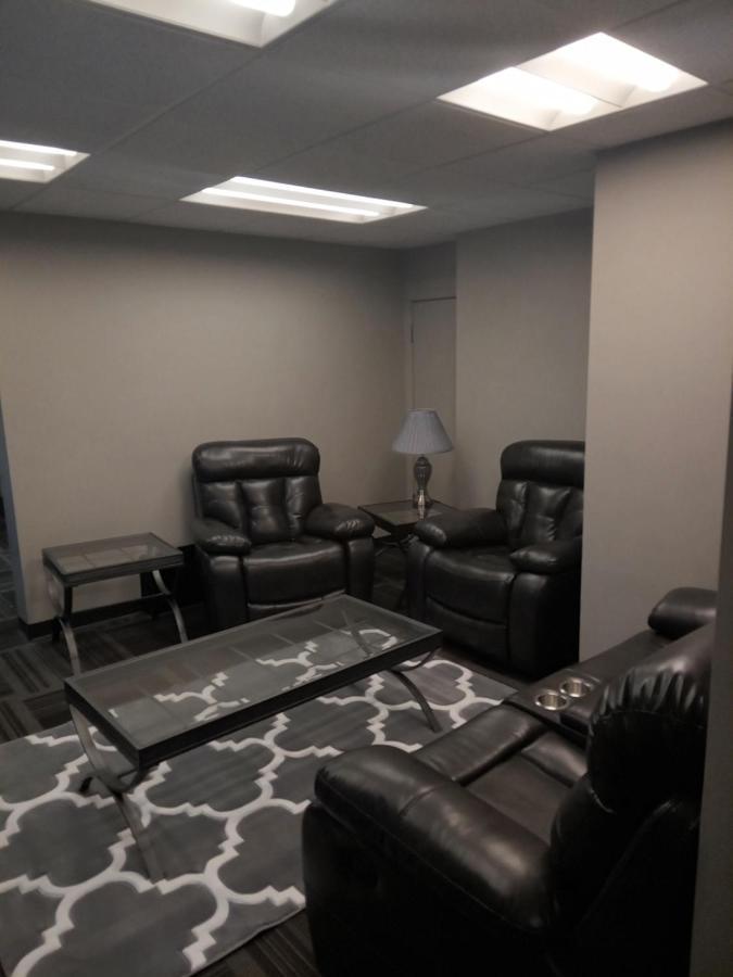 E. Michigan Walk Up Furnished 2 Bedroom Apt Лансинг Екстер'єр фото